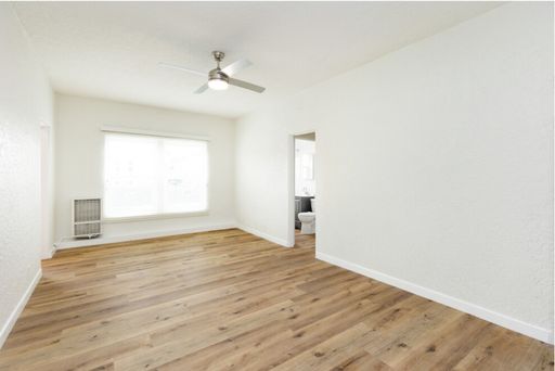Newly Renovated Studio Apartment – photo 1