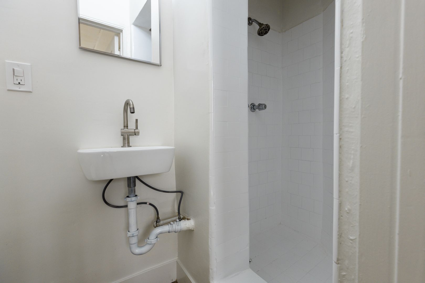 Los Angeles Apartment: 103 S Edgemont