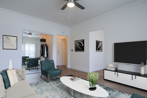 Unique and Spacious 1 Bedroom in Thai Town, East Hollywood – photo 1