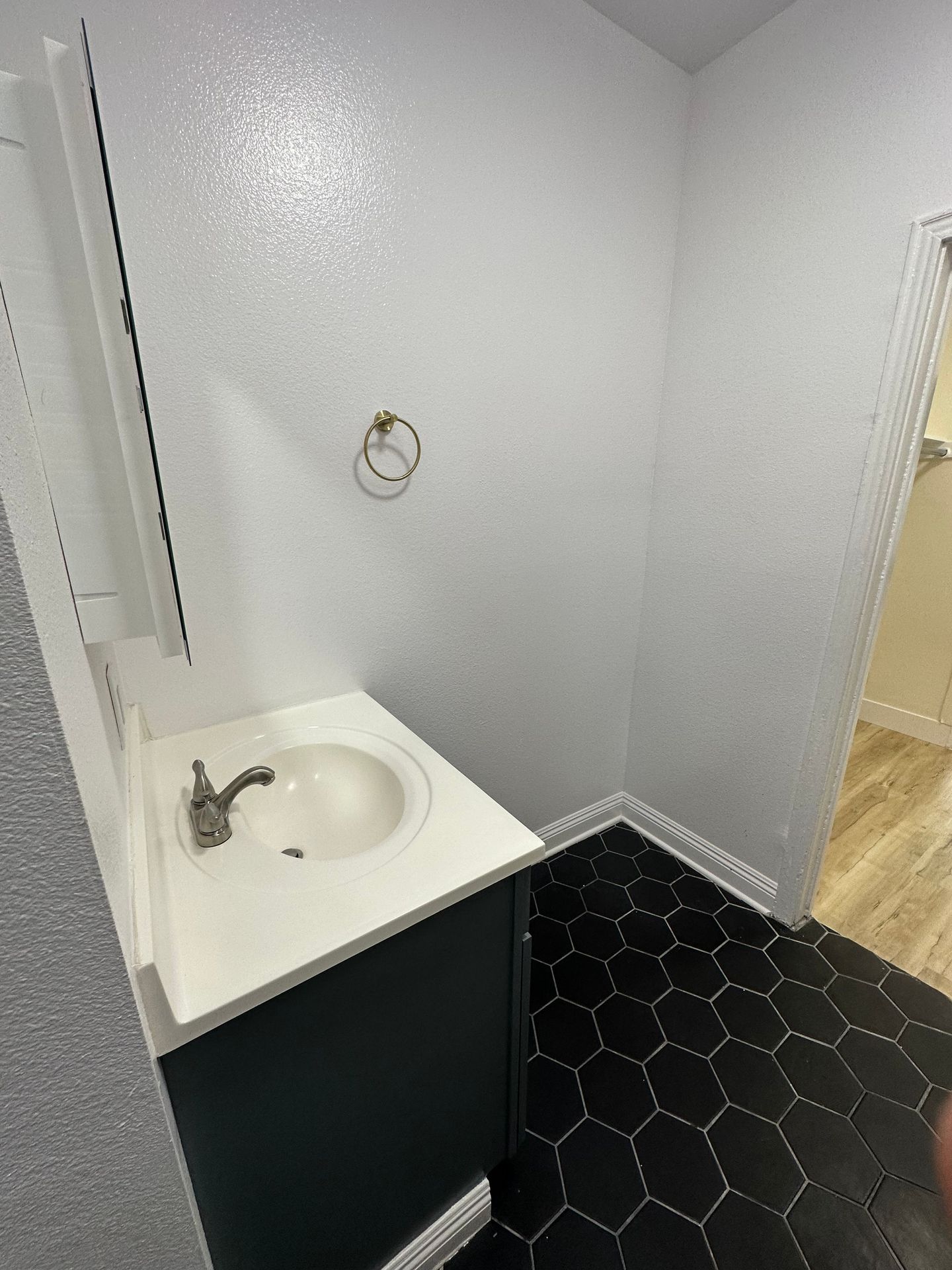 Los Angeles Apartment: 750 S Mariposa