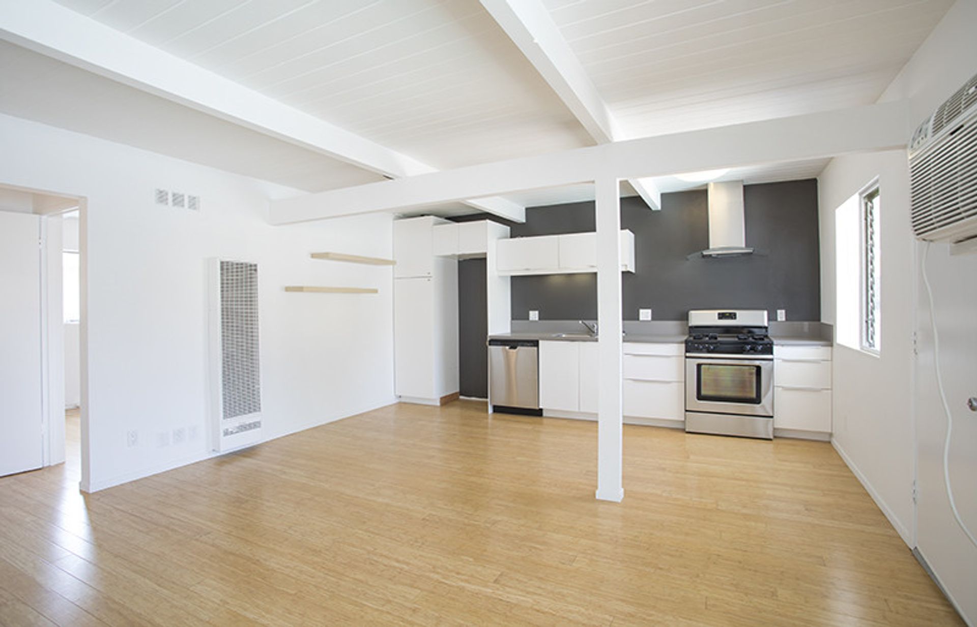 Los Angeles Apartment: 249 S Ave 55