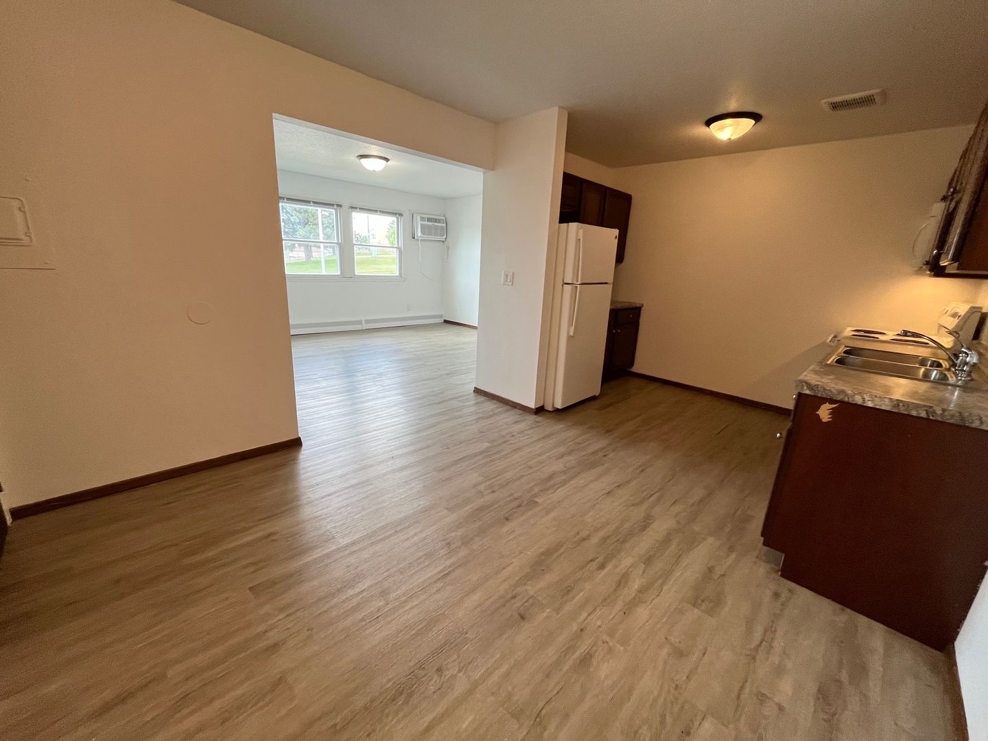 Sioux Falls Apartment: 3304 S Kiwanis Ave