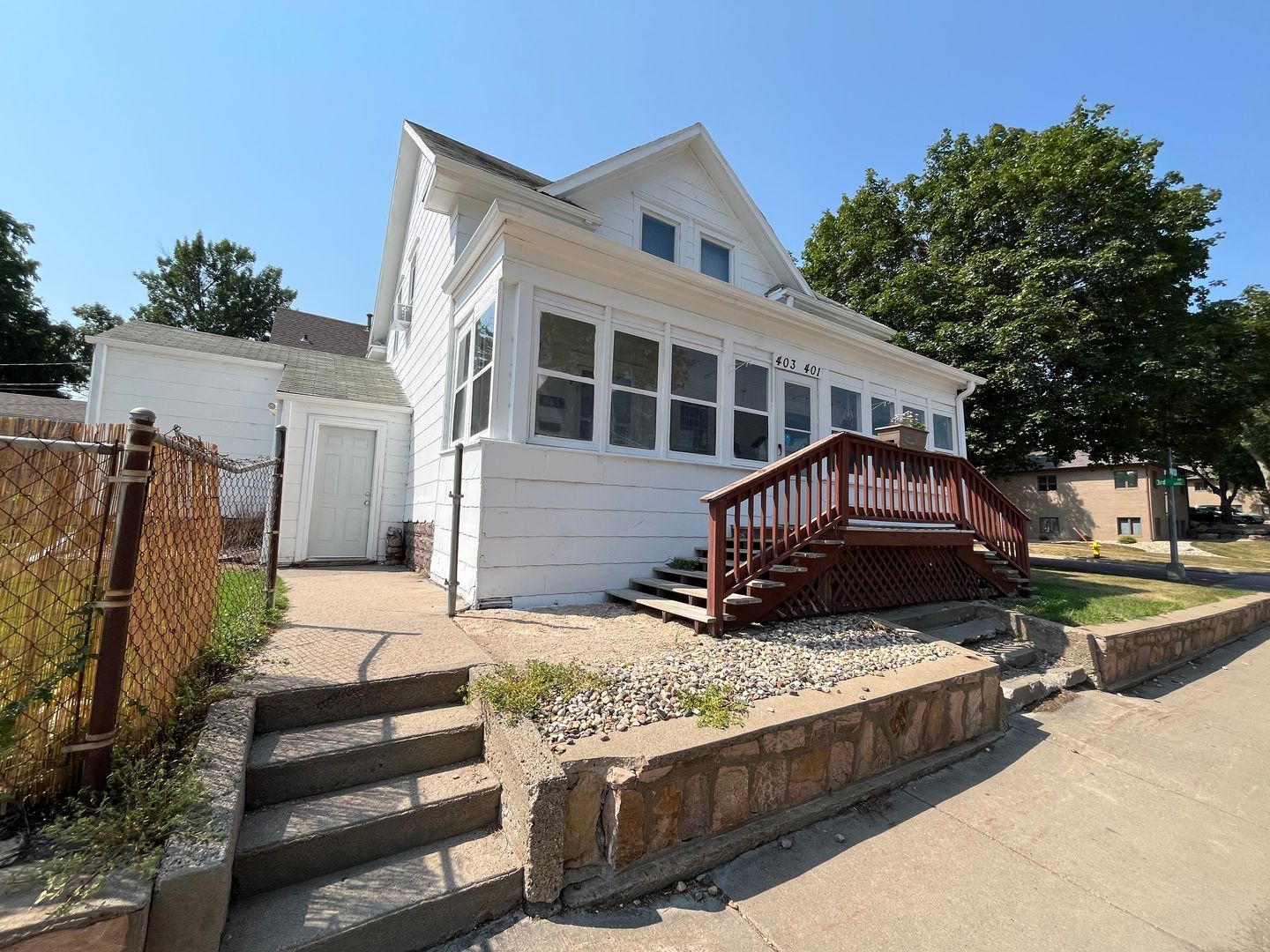 Sioux Falls House: 403 E 14th Street
