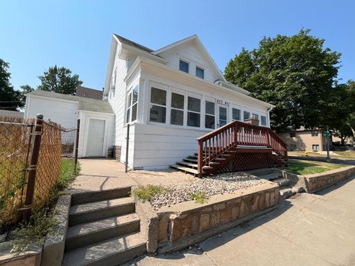 Newly Updated 2nd Floor 2 Bed/1 Bath Duplex Apartment – photo 1