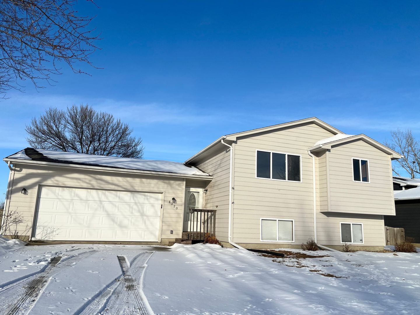 Sioux Falls House: 6320 W 66th St.