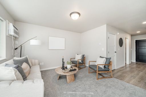 Rent Special - 3 Bed/1.5 Bath Townhome For Rent in Harrisburg, SD!!