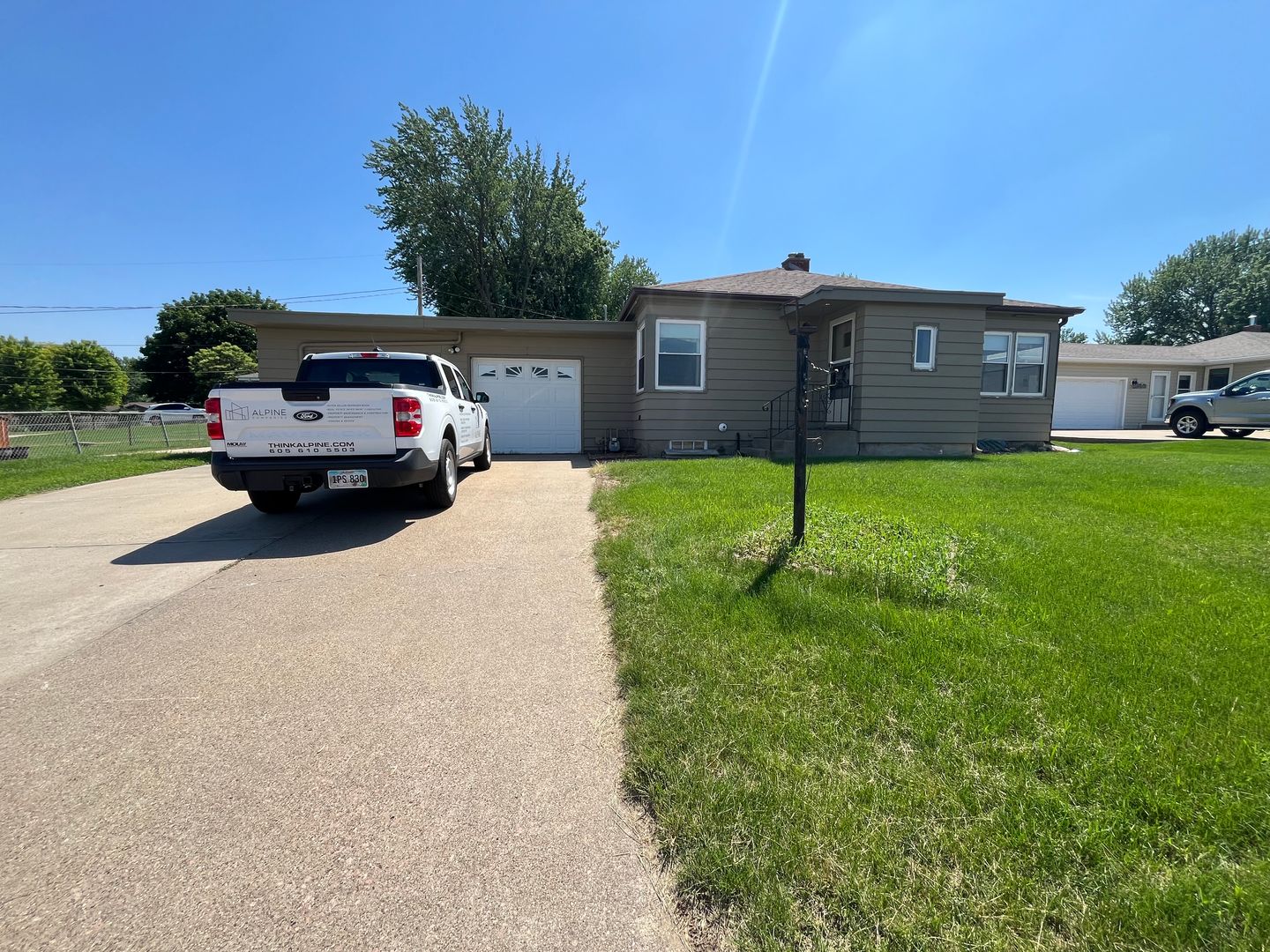 Sioux Falls House: 5009 E. Linden Ln