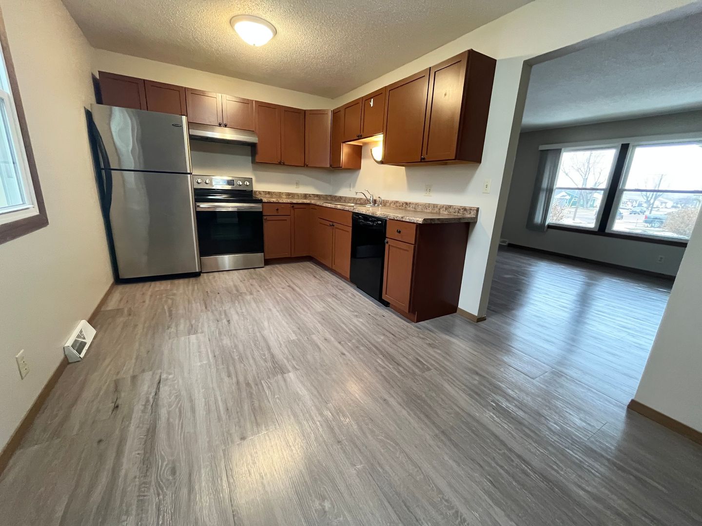 Sioux Falls Apartment: 3808 S. Hawthorne
