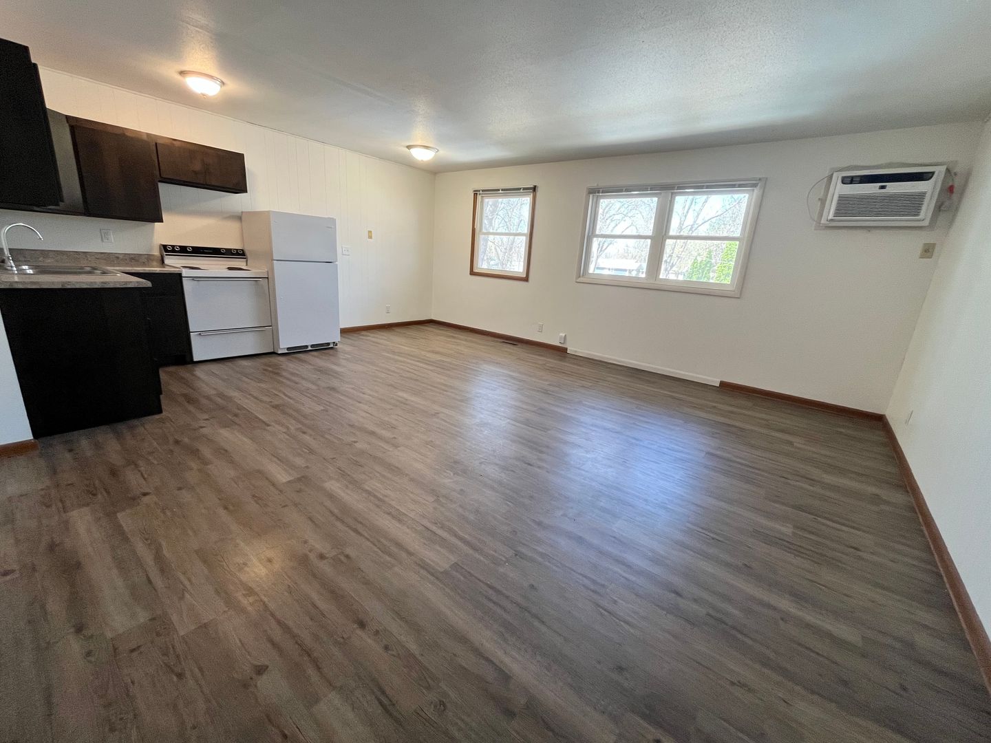 Sioux Falls Apartment: 2332 S. Duluth Ave