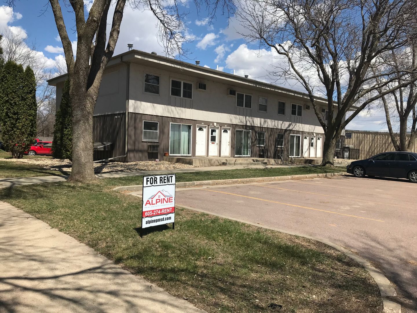 Sioux Falls Apartment: 2308 S. Duluth Ave