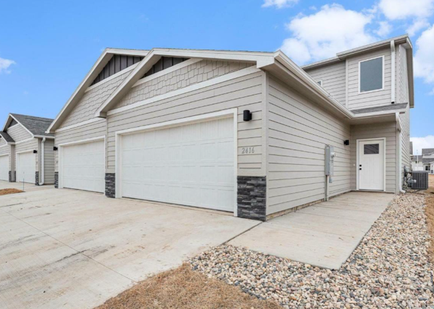 Sioux Falls Townhome: 2316 E Jetty Pl
