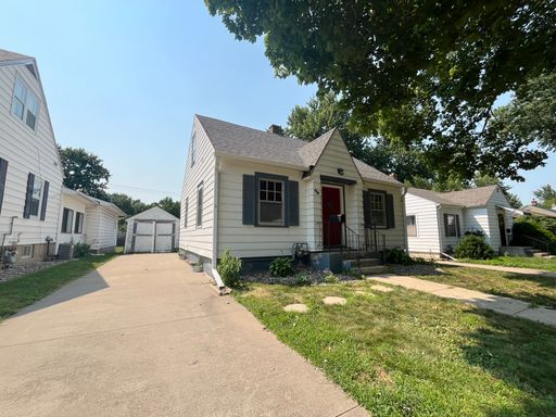 3 Bed/1 Bath Single Family Home For Rent!! – photo 1