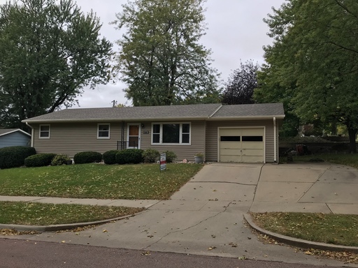 4 Bed/2 Bath Ranch Home w/ Large Finished Basement!! – photo 1