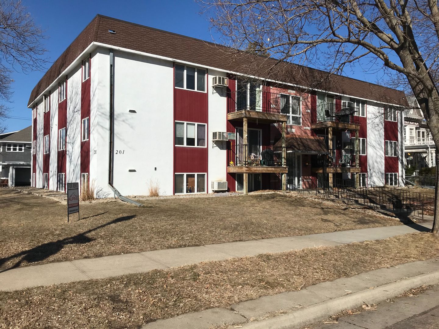 Sioux Falls Apartment: 201 N Summit Ave