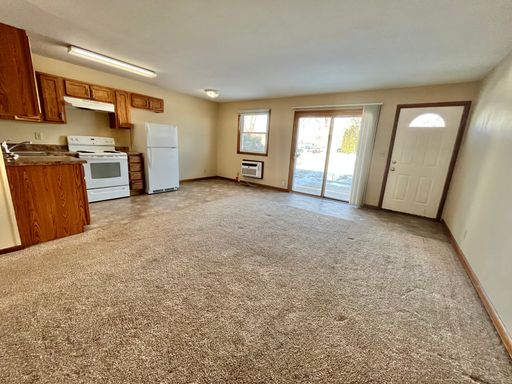 Rent Special - Ground Floor 2 Bedroom Apartment near Augustana! – photo 1