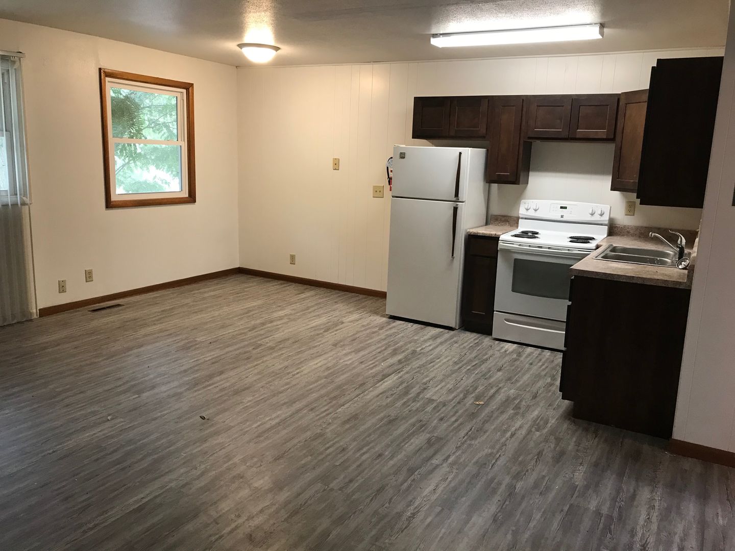 Sioux Falls Apartment: 2332 S. Duluth Ave