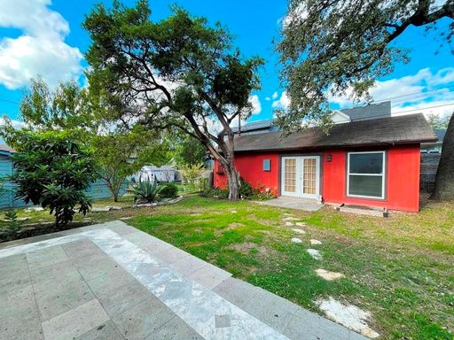 300 El Paso St, Austin, TX 78704