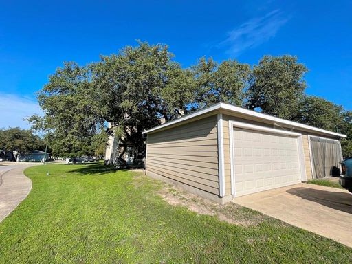 251 B Utterback, Kyle, TX 78640