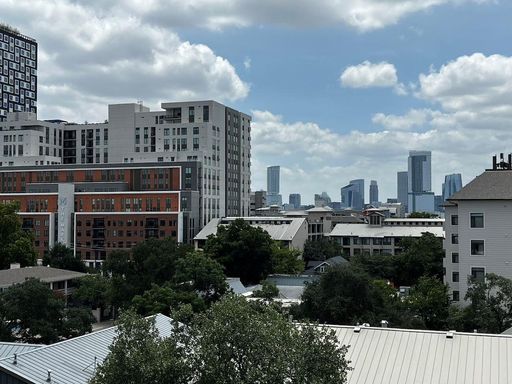 910 W 25TH St #607, Austin, TX 78705