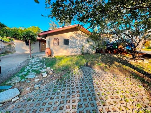 300 El Paso St, Austin, TX 78704