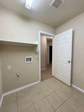 376 Spruce Dr., Kyle, TX 78640