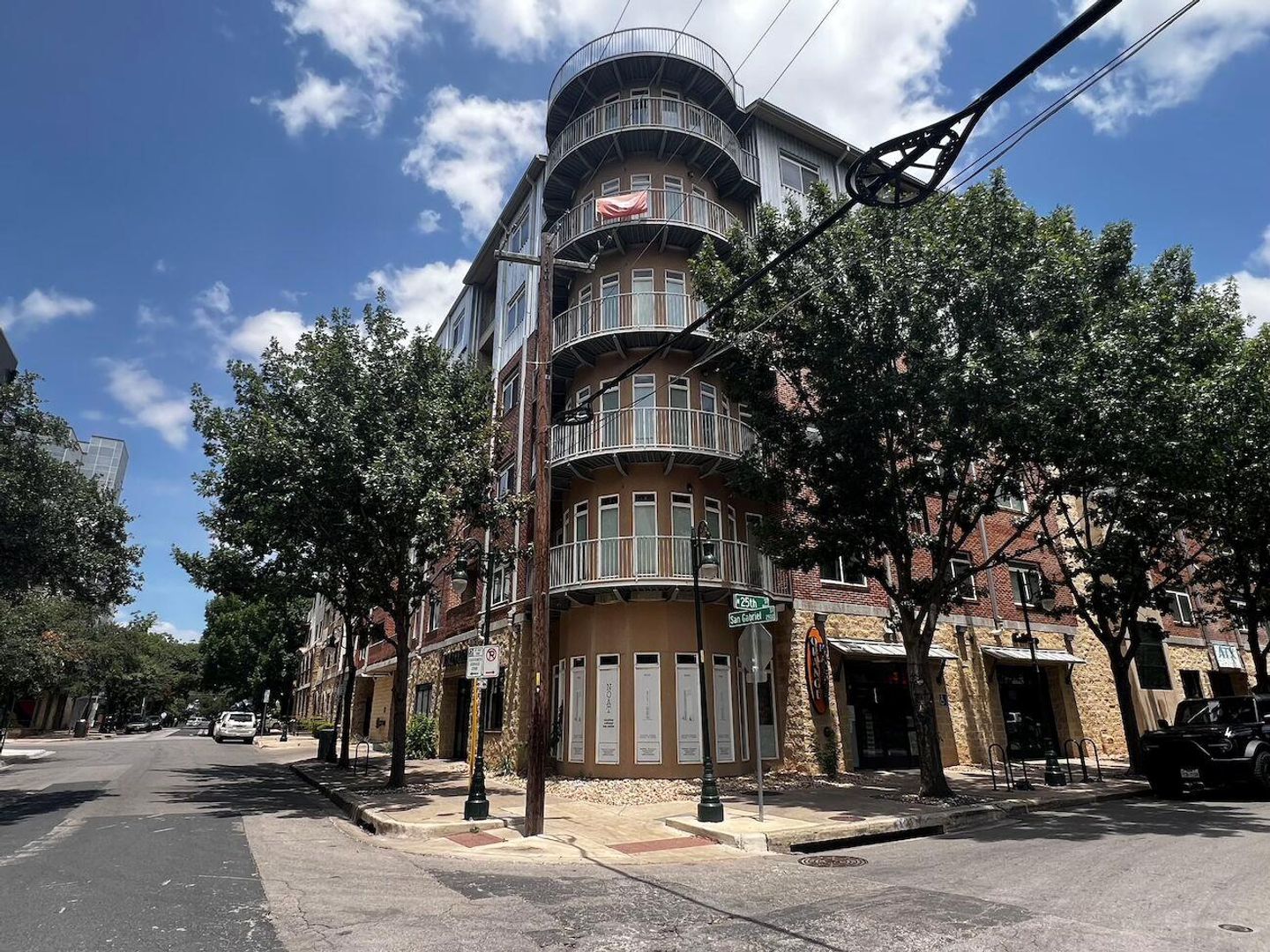 Austin Condo: 910 W 25TH St #607