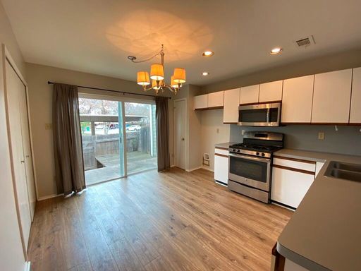 12325 Los indios Trl, Austin, TX 78729-7661