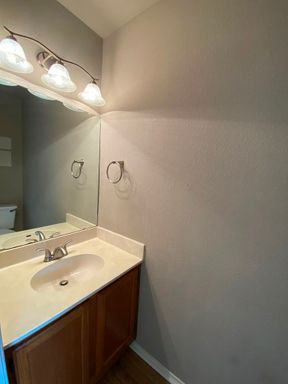 12325 Los indios Trl, Austin, TX 78729-7661