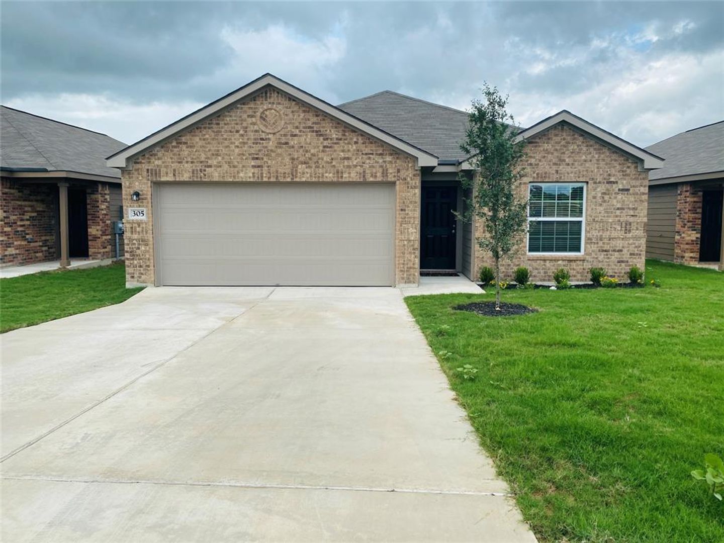 Jarrell House: 305 Crescent Park Dr