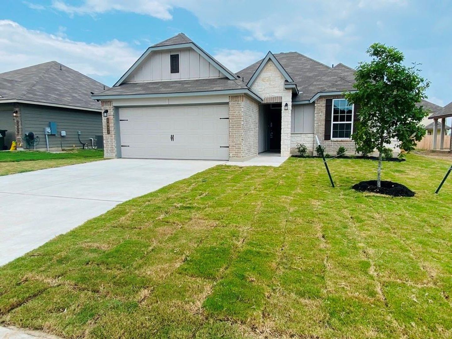 Temple House: 1921 Bayou Wood Ln