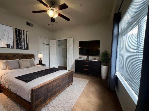 910 W 25TH St #607, Austin, TX 78705