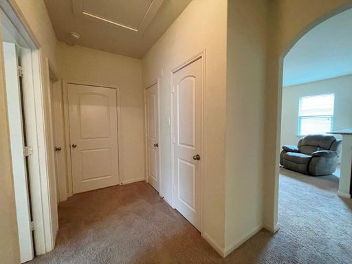 408 Farmer Ln, Jarrell, TX 76537