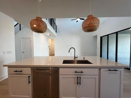 7909 Edmondson Bend, Austin, TX 78744