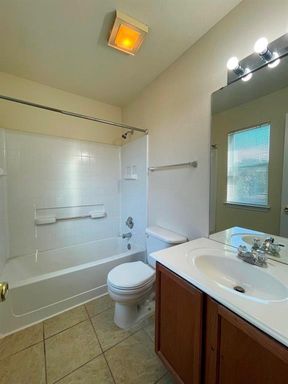 251 B Utterback, Kyle, TX 78640