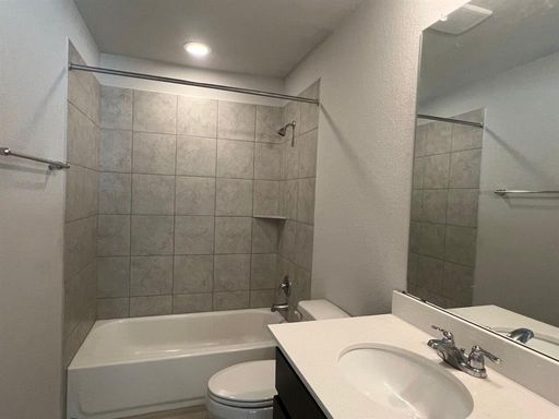 124 Old Stagecoach Rd, Jarrell, TX 76537