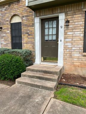 12325 Los indios Trl, Austin, TX 78729-7661