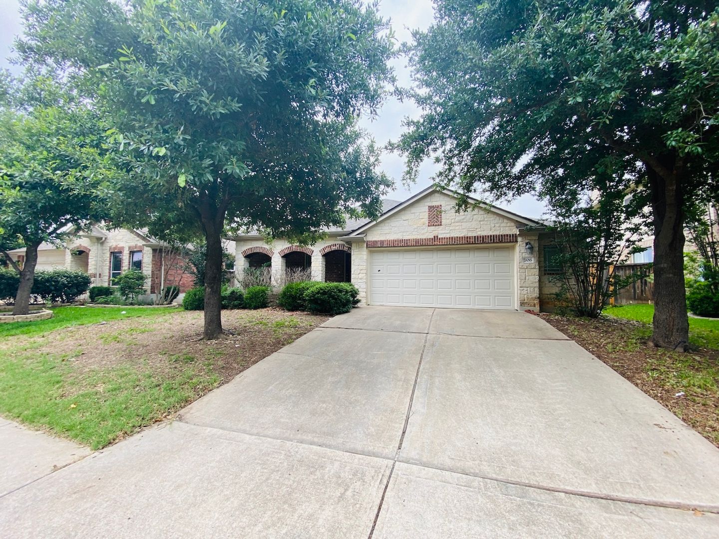 Round Rock House: 706 Centerbrook Pl.