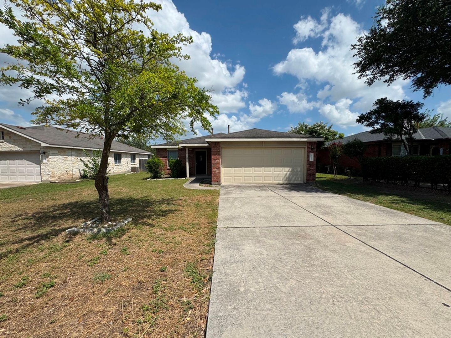 Kyle House: 113 Salado Dr.