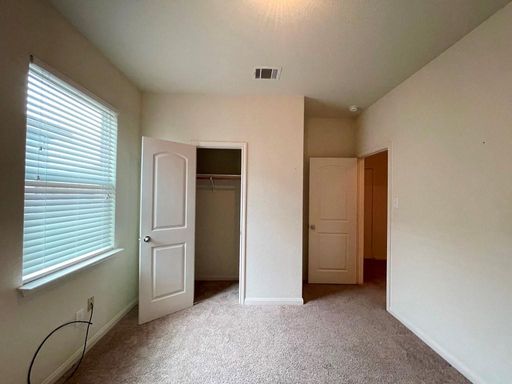 408 Farmer Ln, Jarrell, TX 76537