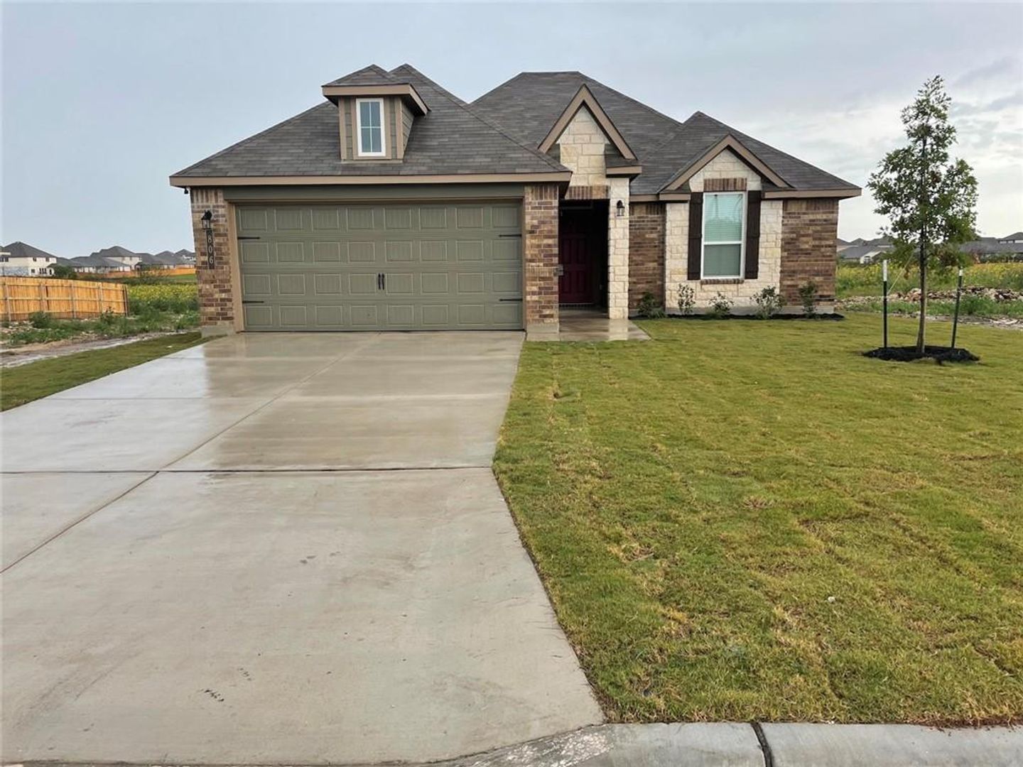 Temple House: 806 Hollyhock Dr