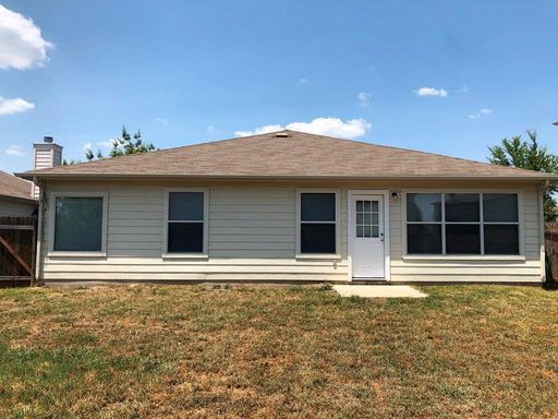 376 Spruce Dr., Kyle, TX 78640