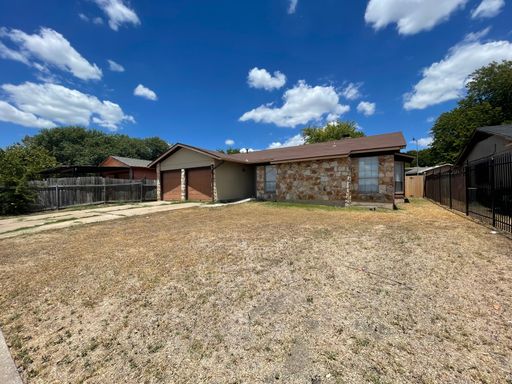 5753 Palo Blanco Ln, Austin, TX 78744-3858