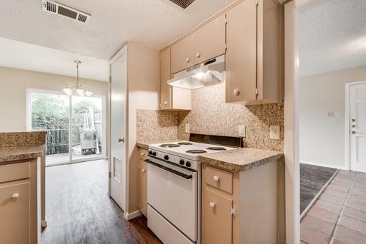 2611B Ektom Drive , Austin, TX 78745