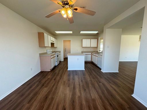 2013 Rim Rock Dr., Leander, TX 78641