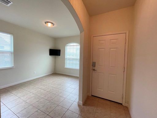 408 Farmer Ln, Jarrell, TX 76537