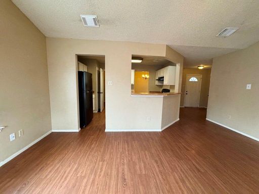 1002 Great Britain Blvd, Austin, TX 78748