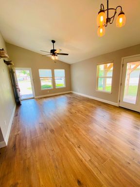 13000 Pollard Dr, Austin, TX 78727-7021