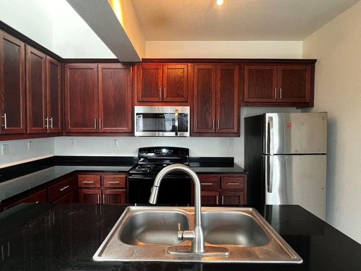 910 W 25TH St #607, Austin, TX 78705