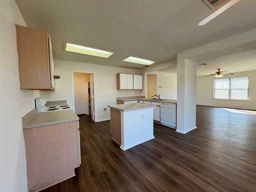 2013 Rim Rock Dr., Leander, TX 78641