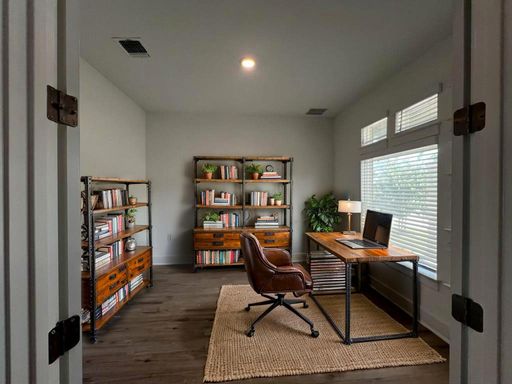 7909 Edmondson Bend, Austin, TX 78744